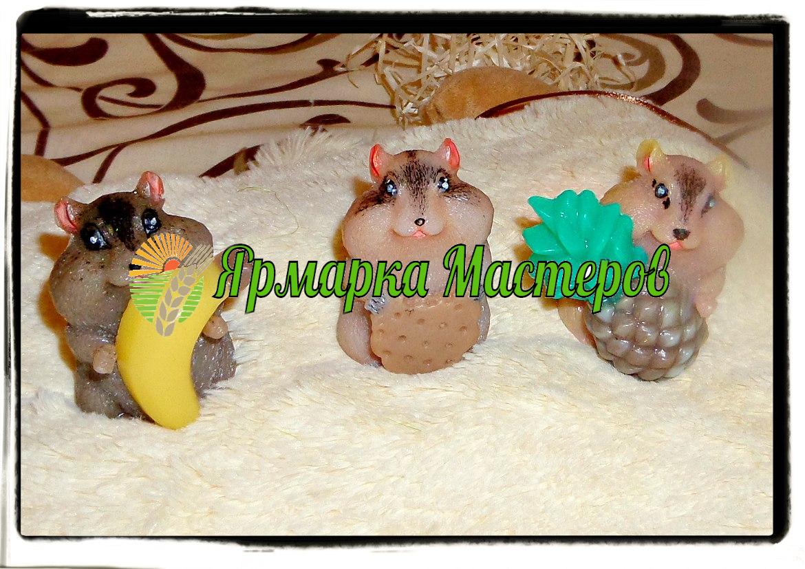<div style=margin-left:10px><h1>Сувенирное мыло ручной работы.</h1><p><a href="/catalog/podarki--suveniry/">Подарунки, сувеніри</a> » <a href="/catalog/podarki--suveniry/mylo/">Мило</a></p><i class="fa fa-map-marker"></i> Полтавская область, Полтава<br /><br /><div class="socdata"><script src="//yastatic.net/es5-shims/0.0.2/es5-shims.min.js"></script>
                                            <script src="//yastatic.net/share2/share.js"></script>
                                            <div class="ya-share2" data-services="facebook,gplus,twitter,lj,viber,whatsapp,skype" data-counter=""></div></div>