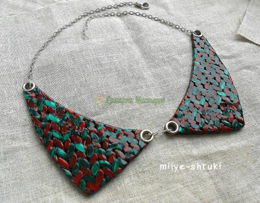 <div style=margin-left:10px><h1> Колье-воротник</h1><p><a href="/catalog/bijuteriya/">Біжутерія</a> » <a href="/catalog/bijuteriya/kole--ojerele/">Кольє, намисто</a></p><i class="fa fa-map-marker"></i> Полтавская область, Полтава<br /><br /><script src="//yastatic.net/es5-shims/0.0.2/es5-shims.min.js"></script>
                                            <script src="//yastatic.net/share2/share.js"></script>
                                            <div class="ya-share2" data-services="facebook,gplus,twitter,lj,viber,whatsapp,skype" data-counter=""></div><br /><div class="socdata"></div></div>
