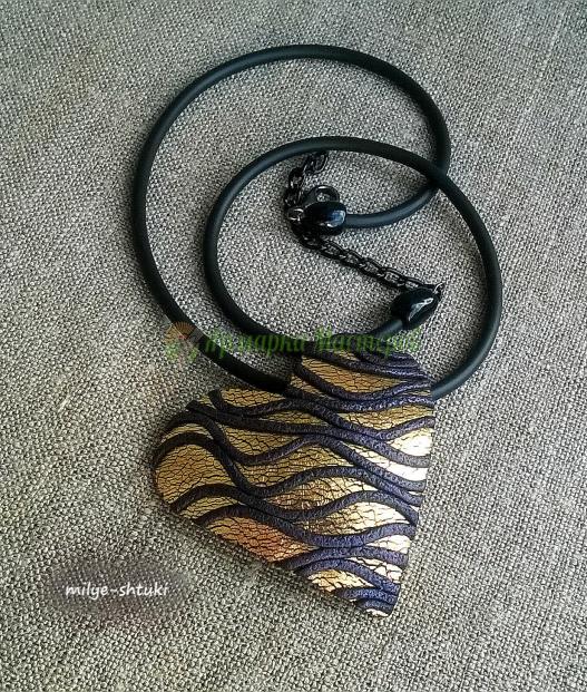 <div style=margin-left:10px><h1>Сердце подвеска</h1><p><a href="/catalog/bijuteriya/">Біжутерія</a> » <a href="/catalog/bijuteriya/kulony/">Кулони</a></p><i class="fa fa-map-marker"></i> Полтавская область, Полтава<br /><br /><script src="//yastatic.net/es5-shims/0.0.2/es5-shims.min.js"></script>
                                            <script src="//yastatic.net/share2/share.js"></script>
                                            <div class="ya-share2" data-services="facebook,gplus,twitter,lj,viber,whatsapp,skype" data-counter=""></div><br /><div class="socdata"></div></div>