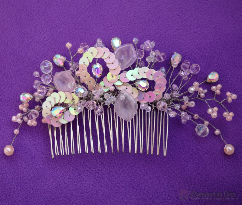 <div style=margin-left:10px><h1>Гребень для волос</h1><p><a href="/catalog/aksessuary/">Аксесуари</a> » <a href="/catalog/aksessuary/grebeshki/">Гребінці</a></p><i class="fa fa-map-marker"></i> Запорожская область, Запорожье<br /><br /><div class="socdata"><script src="//yastatic.net/es5-shims/0.0.2/es5-shims.min.js"></script>
                                            <script src="//yastatic.net/share2/share.js"></script>
                                            <div class="ya-share2" data-services="facebook,gplus,twitter,lj,viber,whatsapp,skype" data-counter=""></div></div>