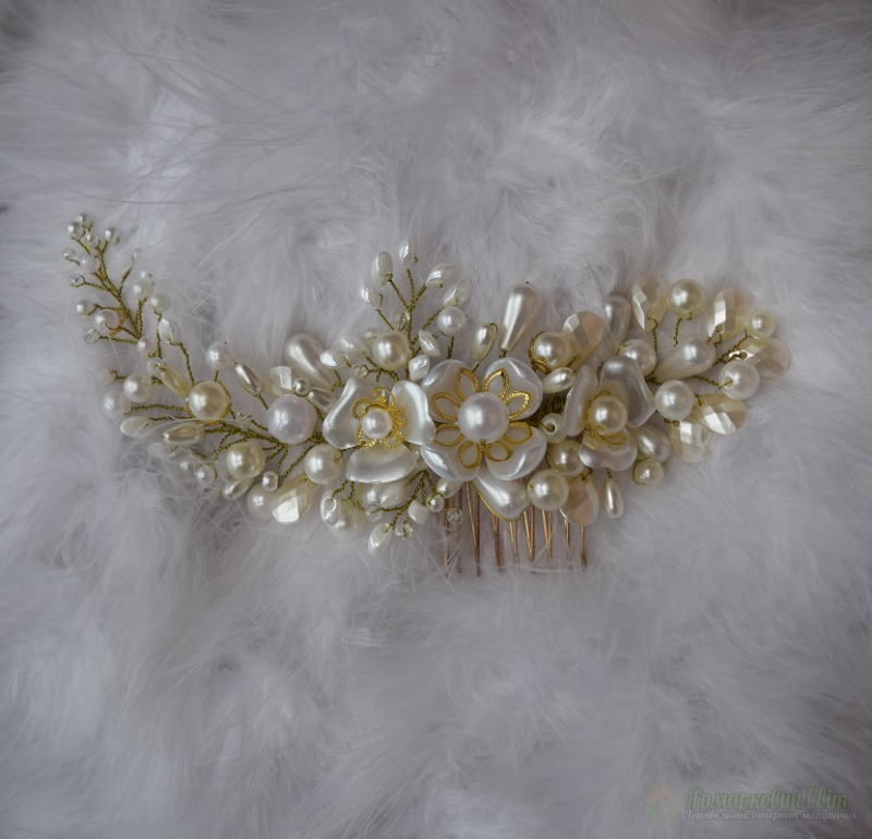 <div style=margin-left:10px><h1>Гребень "Нежность"</h1><p><a href="/catalog/ukrasheniya/">Прикраси</a> » <a href="/catalog/ukrasheniya/aksessuary/">Аксесуари</a></p><i class="fa fa-map-marker"></i> Запорожская область, Запорожье<br /><br /><script src="//yastatic.net/es5-shims/0.0.2/es5-shims.min.js"></script>
                                            <script src="//yastatic.net/share2/share.js"></script>
                                            <div class="ya-share2" data-services="facebook,gplus,twitter,lj,viber,whatsapp,skype" data-counter=""></div><br /><div class="socdata"></div></div>